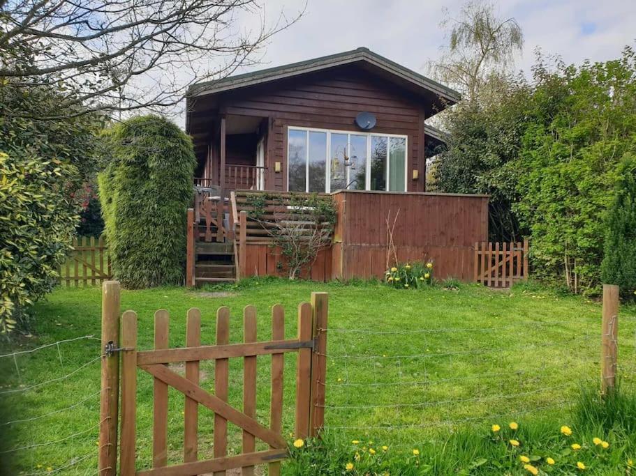 Luxury Peak District Lodge, Hot Tub, Log Burner, Nr Lake Rudyard Eksteriør bilde