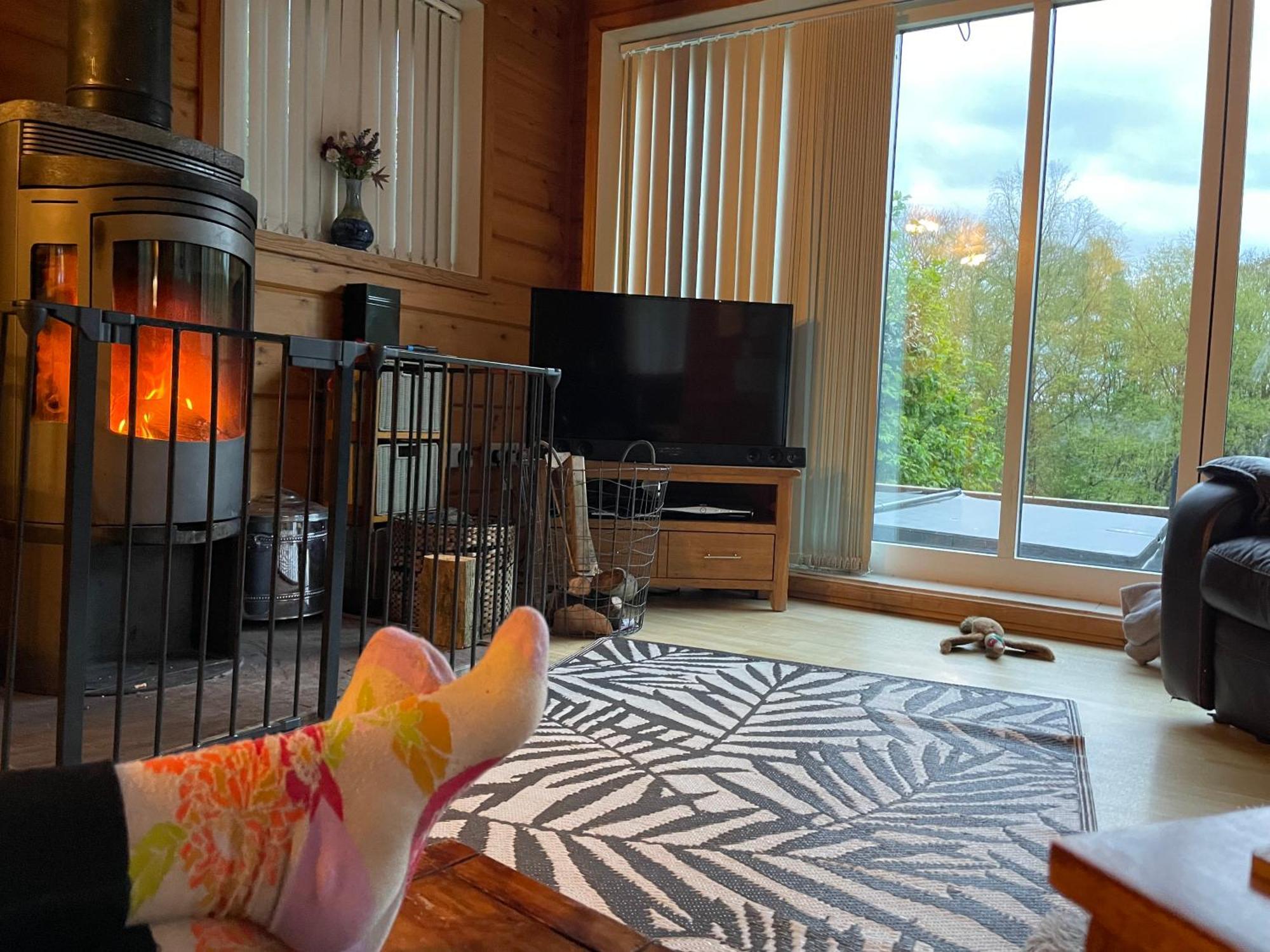 Luxury Peak District Lodge, Hot Tub, Log Burner, Nr Lake Rudyard Eksteriør bilde